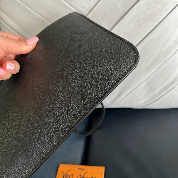 Louis Vuitton Neverfull MM Empreinte pouch - Picture 6 of 16